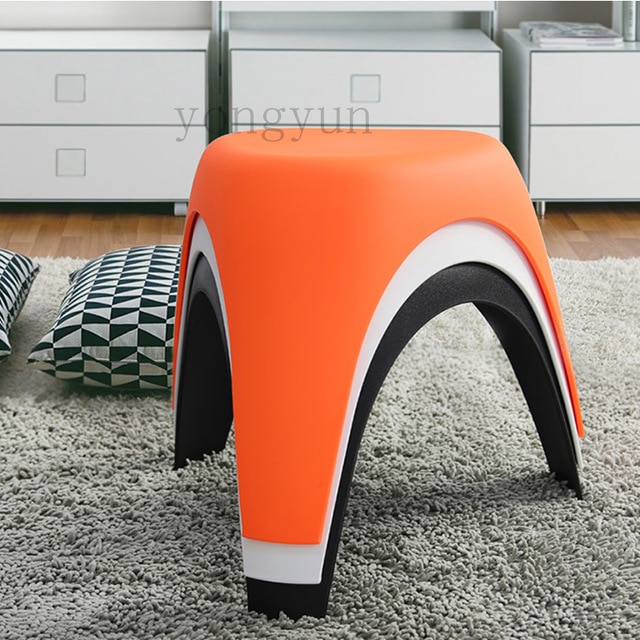 Tabouret bas plastique