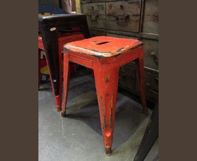 Vieux tabouret tolix