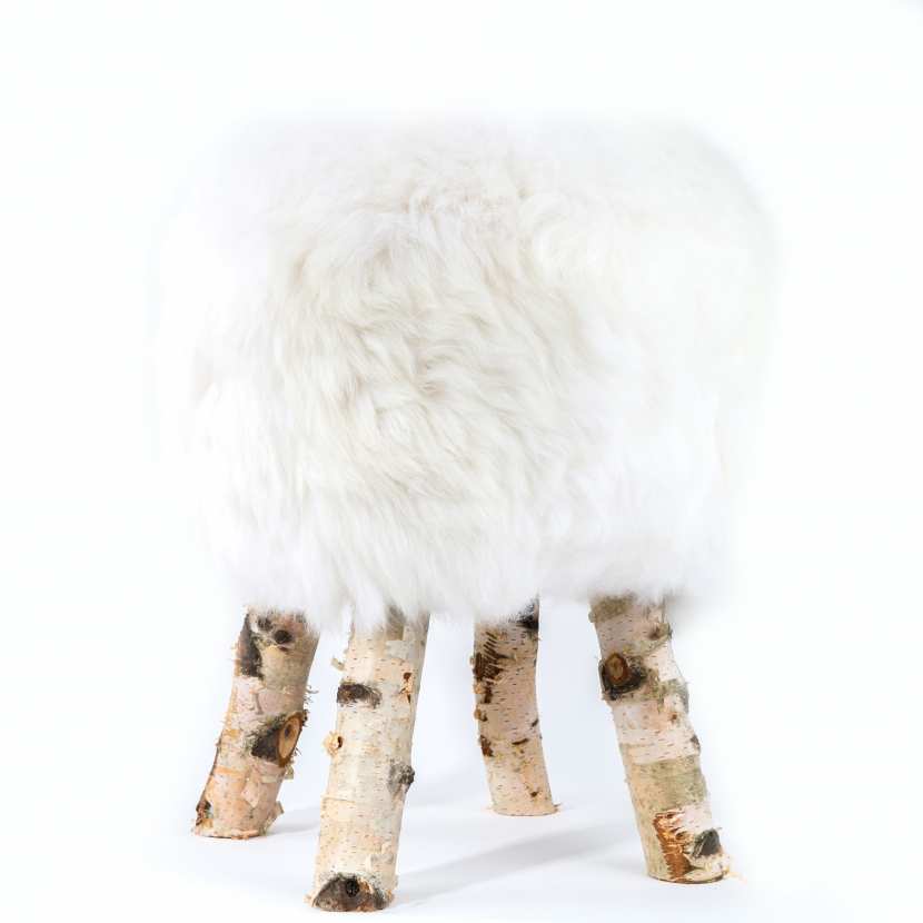 Tabouret bois et fourrure mouton