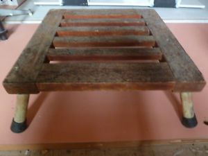 Tabouret bas ancien