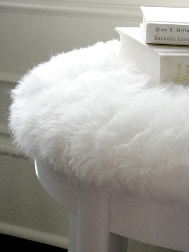 Faire un tabouret en fourrure