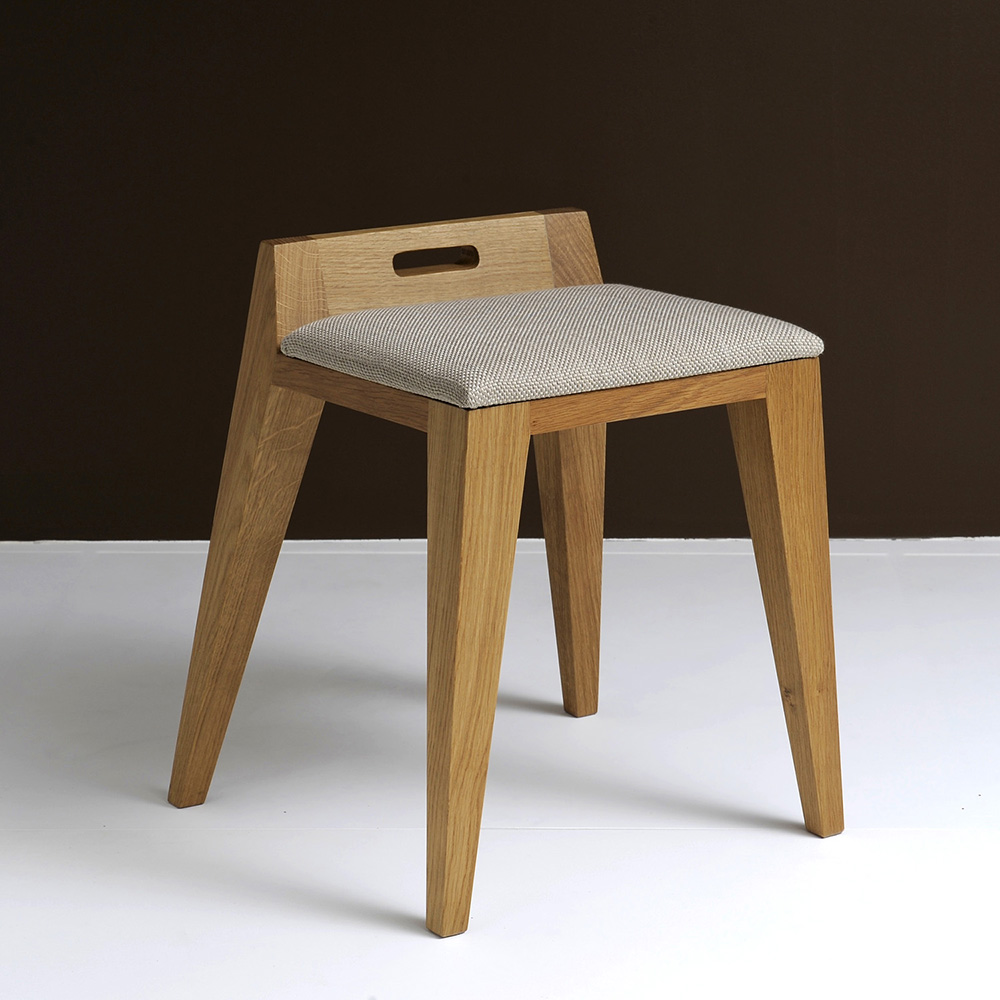 Tabouret bas contemporain