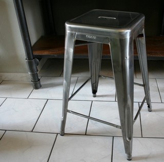 Tabouret design acier