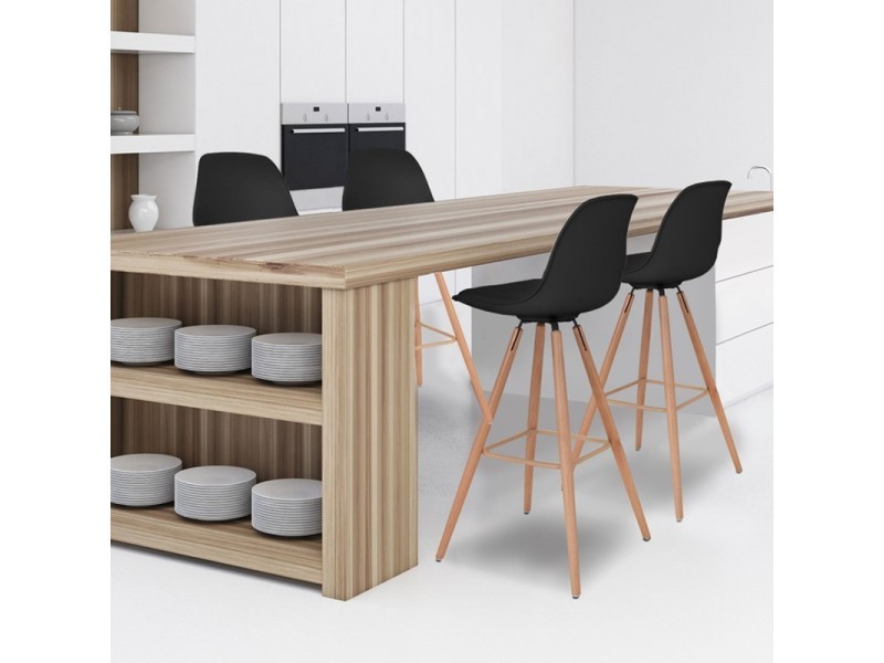 Baisee sur un tabouret de bar