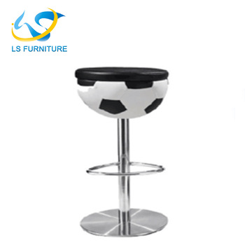Sexe sur tabouret de bar