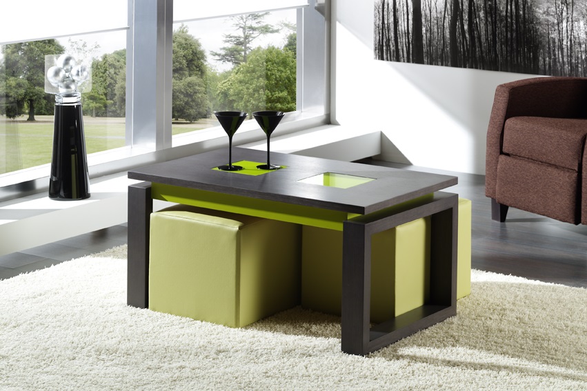Table basse cuir avec pouf