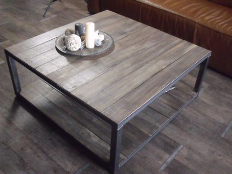 Table basse industrielle atelier