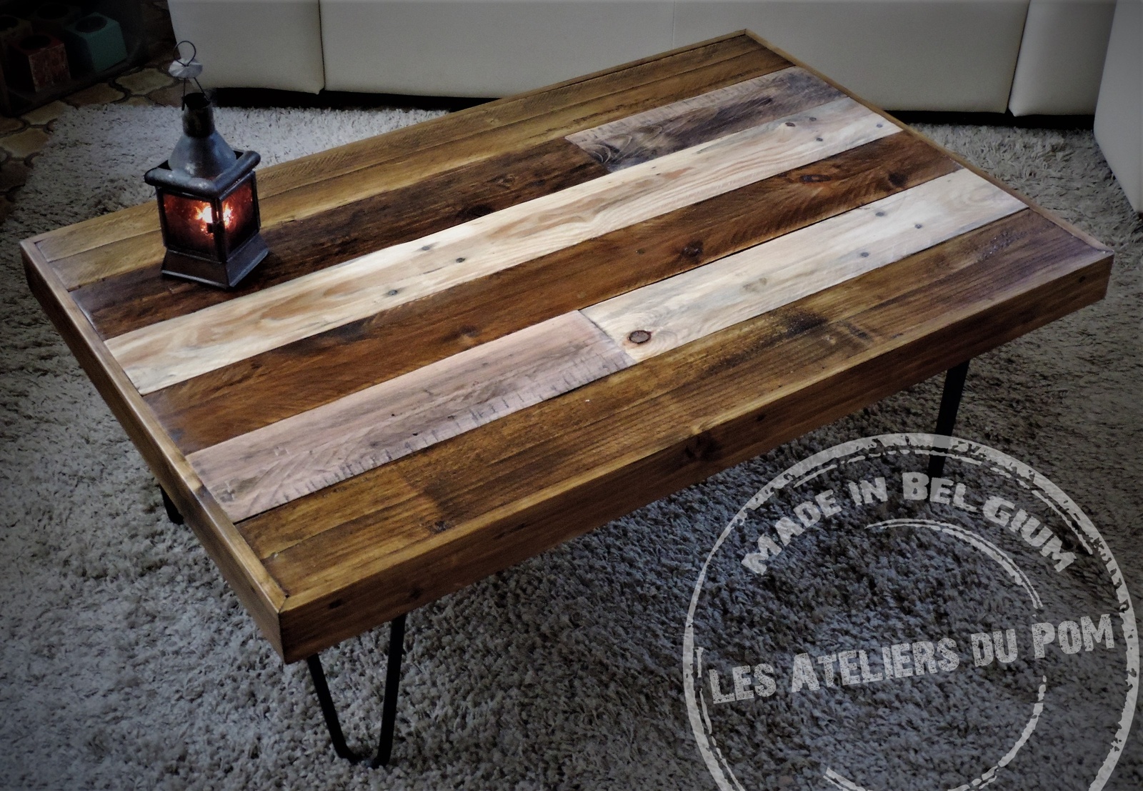 Table basse palette avec pieds