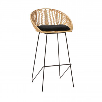 Chaise haute et tabouret de bar