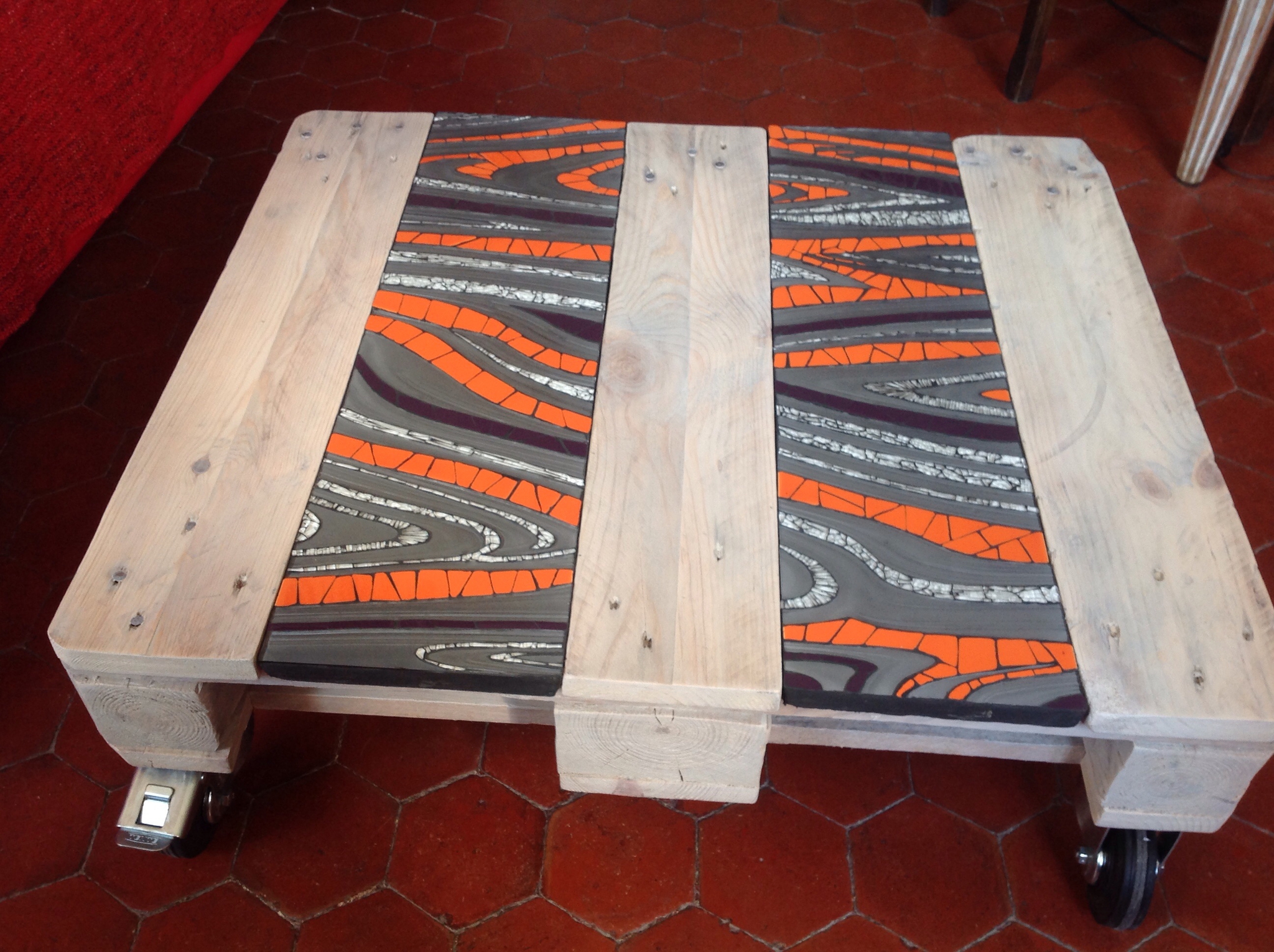 Table basse palette carreaux