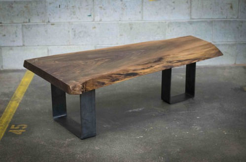 Table basse bois massif design