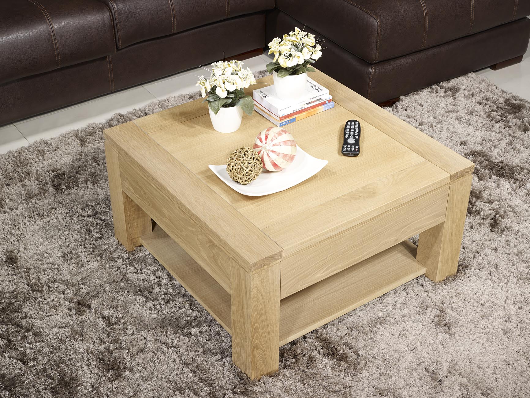 Table basse contemporaine en bois massif