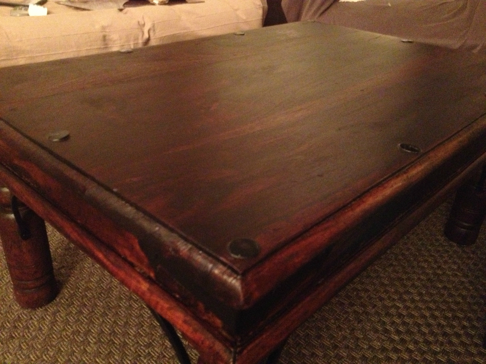 Renover table basse bois exotique
