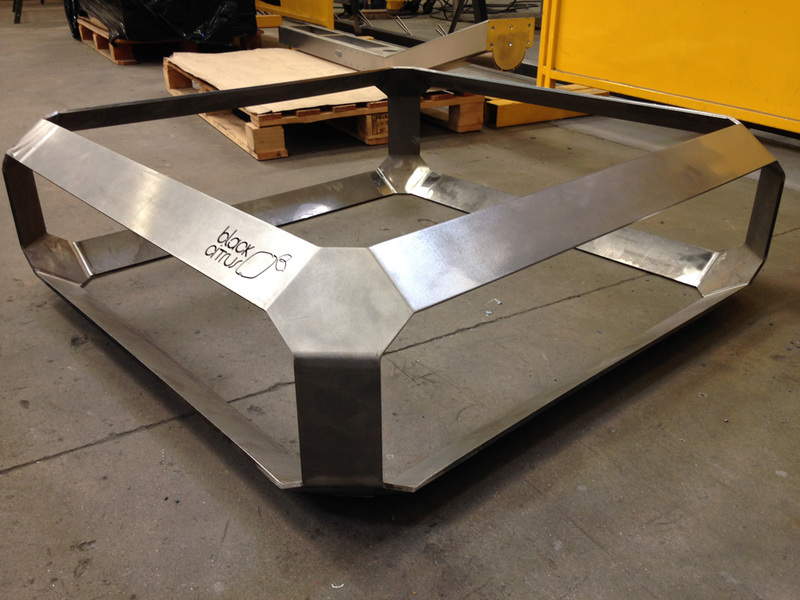 Table basse design inox