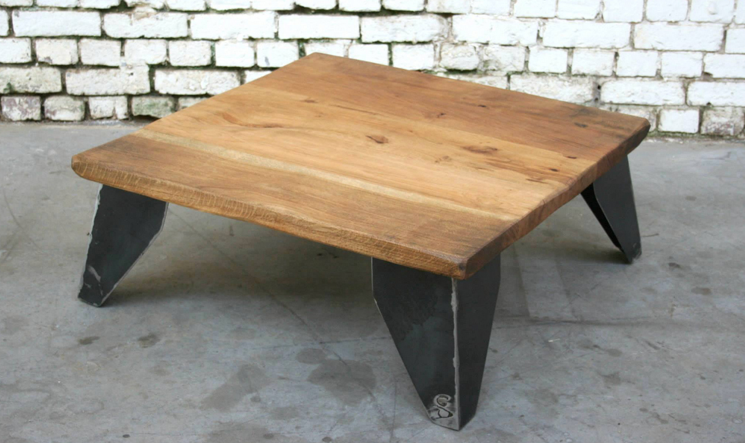 Table basse en bois industrielle