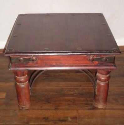Table basse en bois exotique