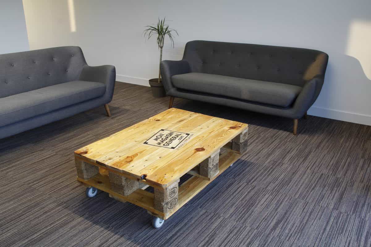 Comment proteger une table basse en bois