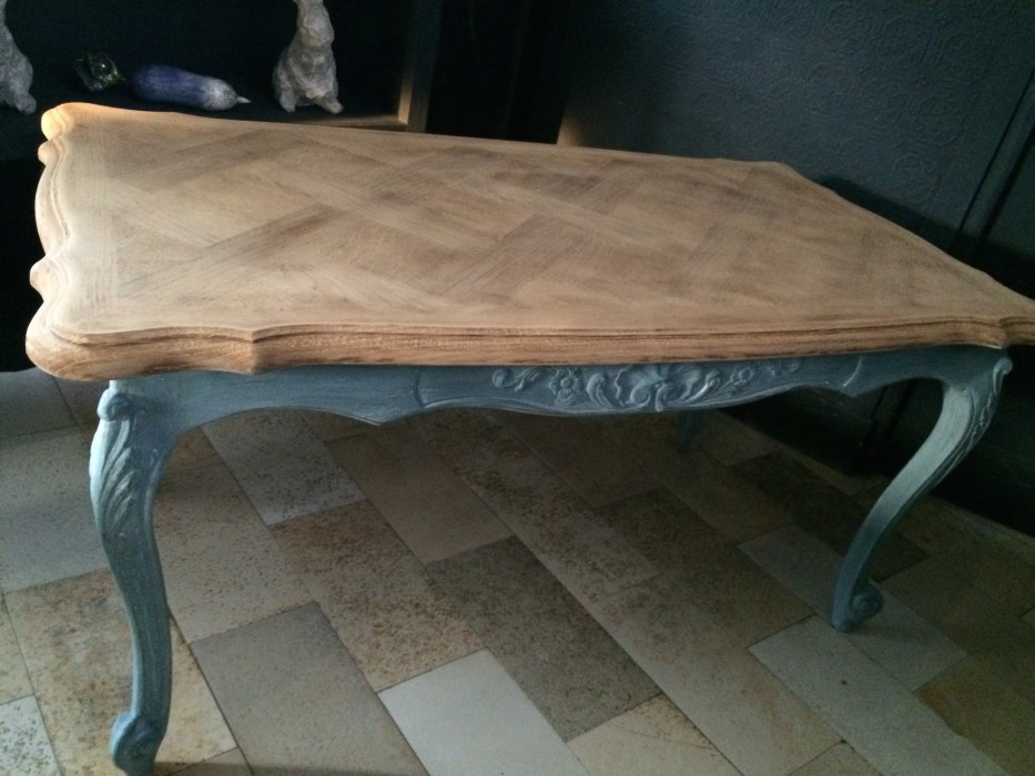 Table basse bois style louis xv