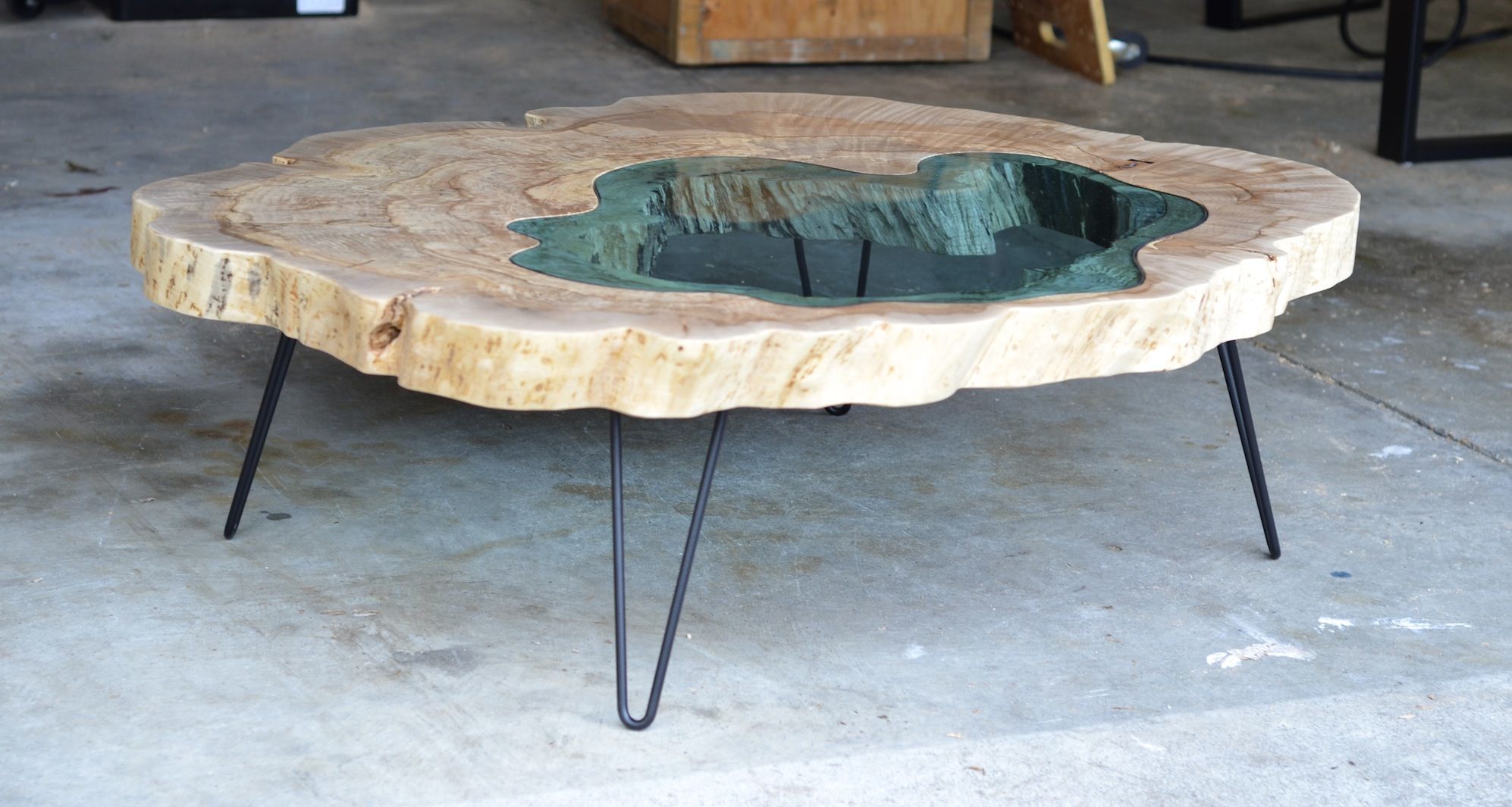 Table basse epoxy bois