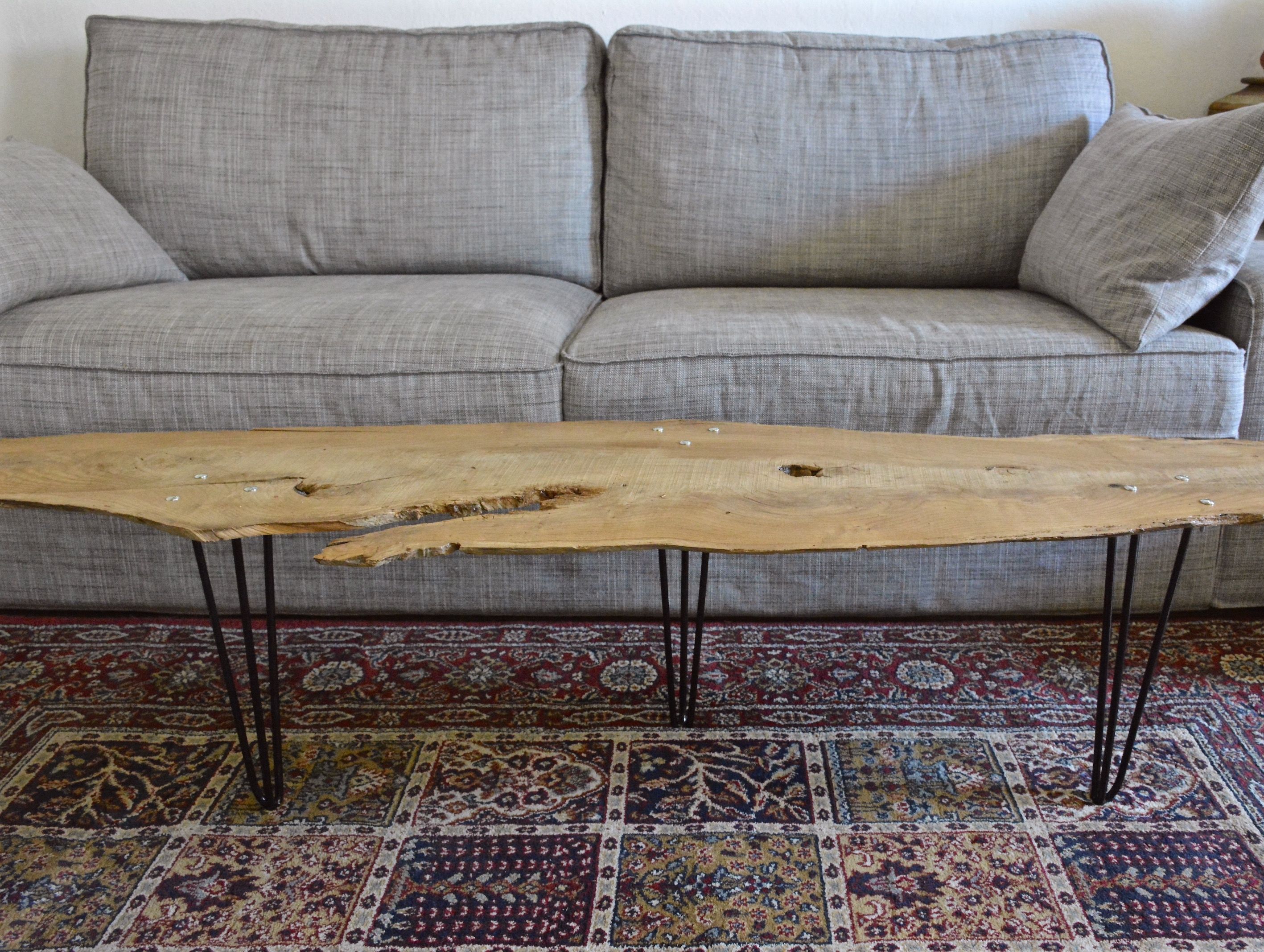Table basse avec planche de bois