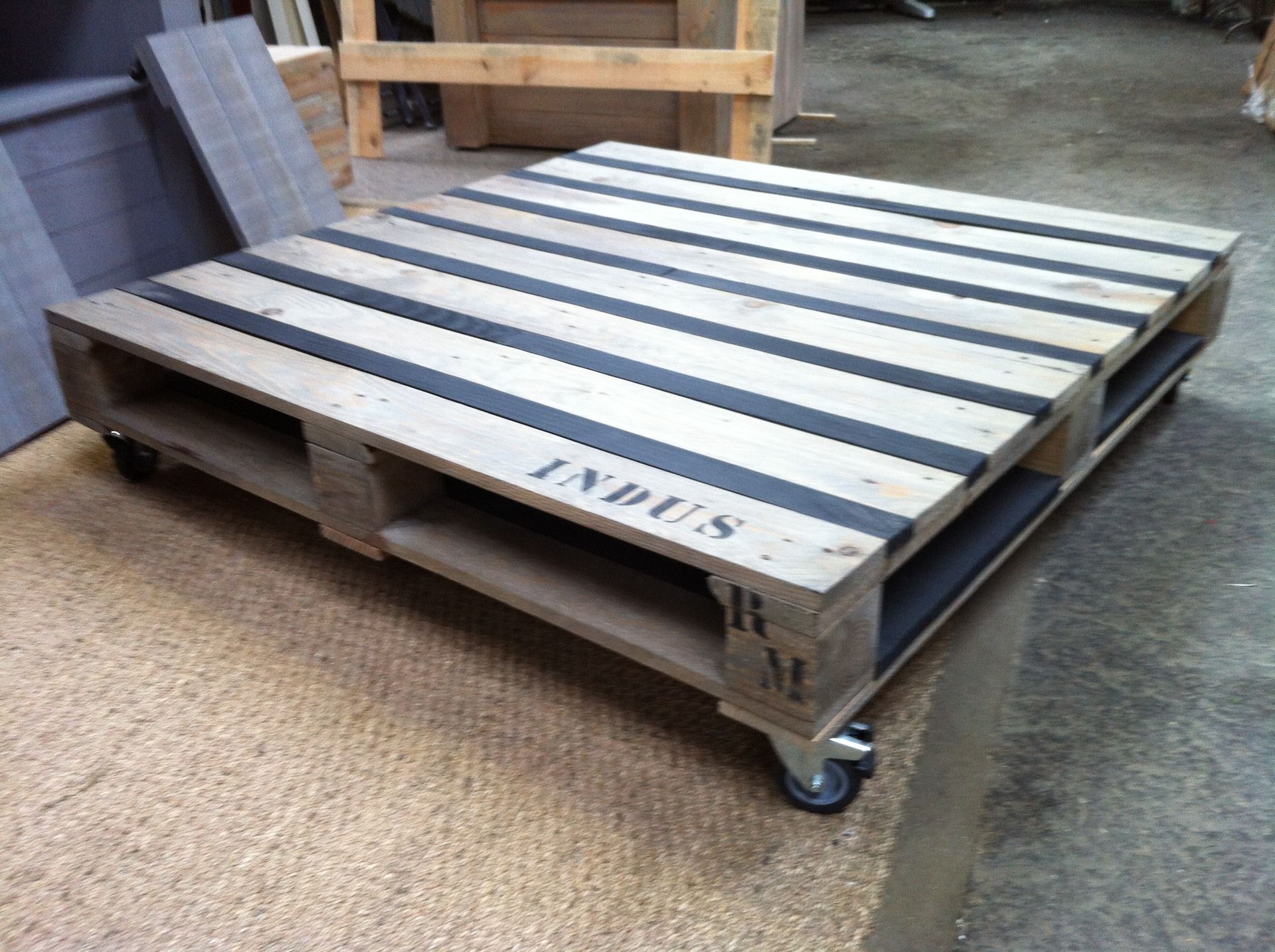 Roue table basse palette