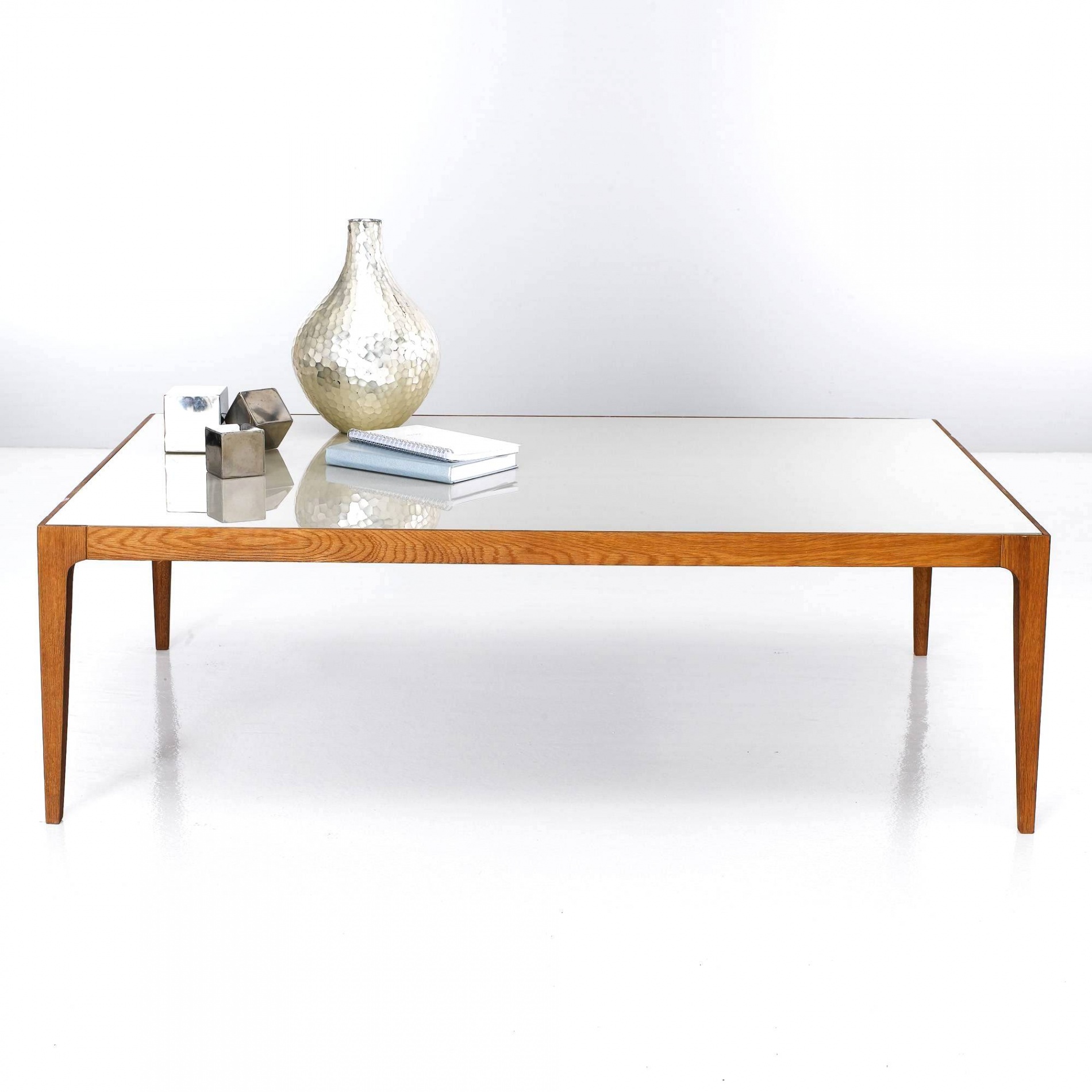 Table basse scandinave bois blanc