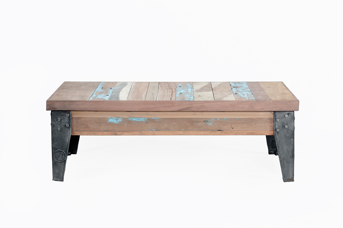 Table basse en bois de bateau