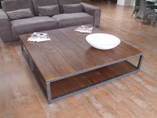 Grande table basse en bois massif