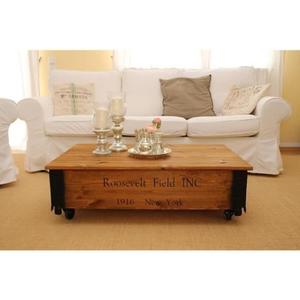 Malle en bois pour table basse