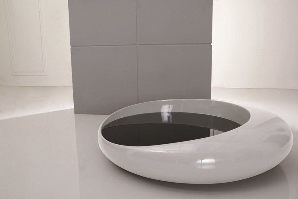 Table basse blanc et bois galet