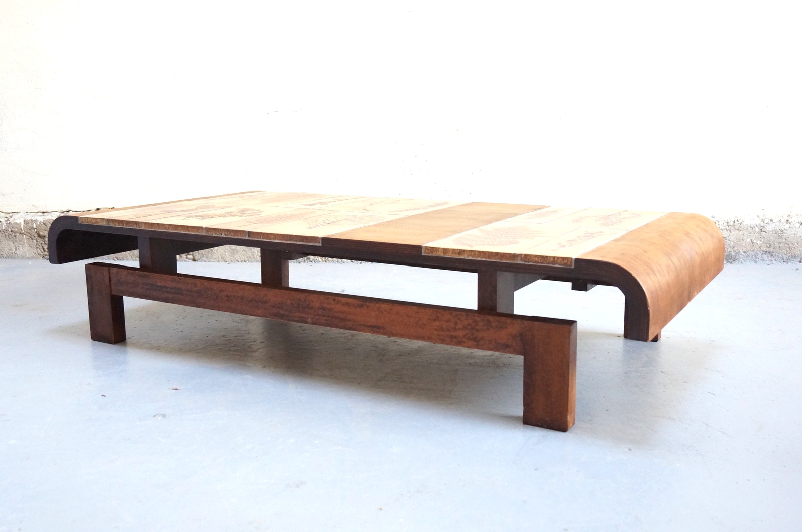 Table basse rectangulaire en bois massif