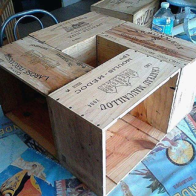 Table basse bois flotté et caisse a vin
