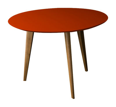 Table basse en bois rouge