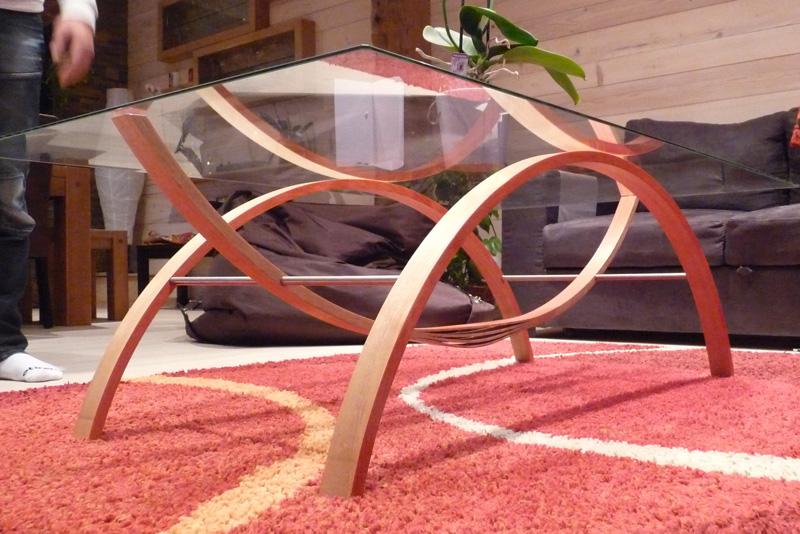 Table basse en bois lamellé collé