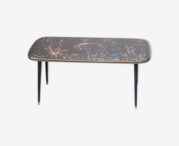 Peindre une table basse en bois en noir
