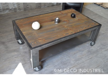 Table basse bois à roulettes