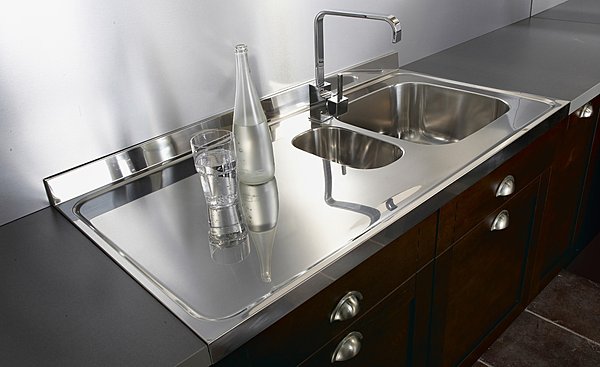 Plan de travail inox avec évier intégré
