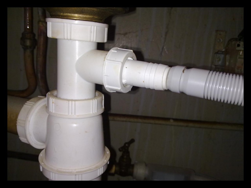 Evacuation lave vaisselle siphon evier
