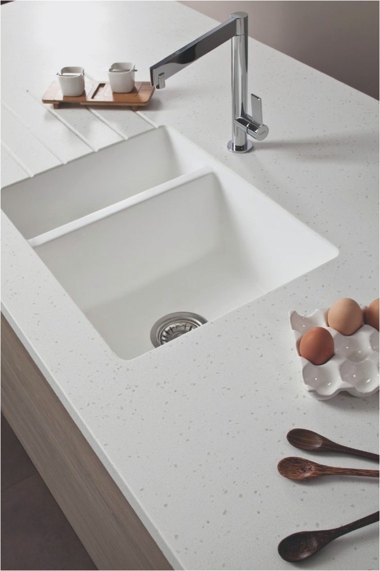 Fixation evier inox sous plan