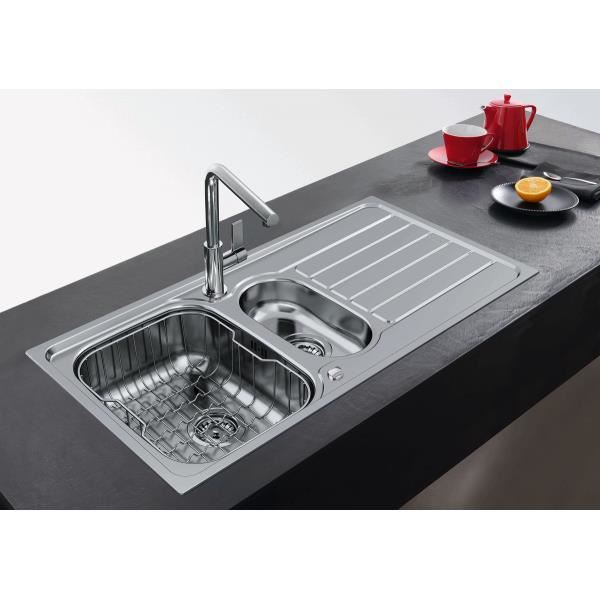 Nettoyer evier inox tres sale