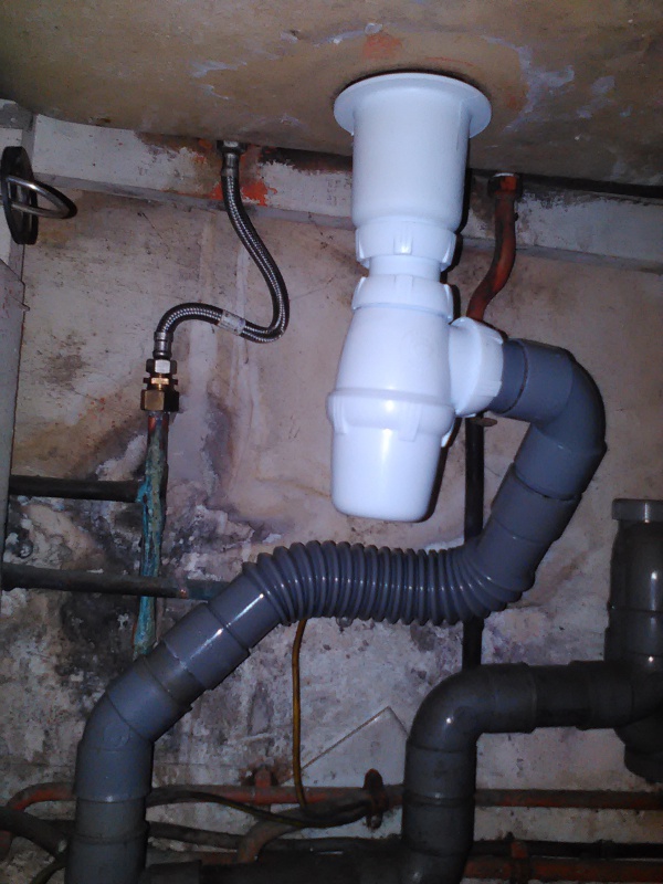 Raccord siphon evier